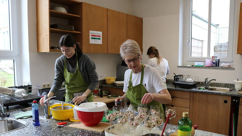 Ob K&uuml;che, Reinigung, Betreuung oder Organisation: Die Aufgabenbereiche in der Hauswirtschaft sind vielf&auml;ltig. In der Landwirtschaftsschule Cham lernen die Absolventen alle n&ouml;tigen Handgriffe.