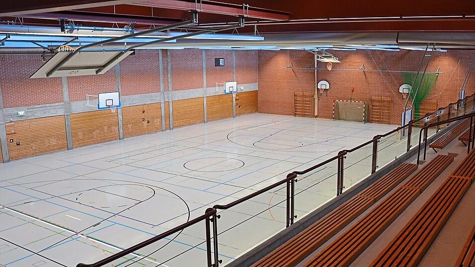 Sanierung oder Neubau? Das ist die Frage bei der Turnhalle der Hallertauer Mittelschule. Der Schulverband vergab jetzt die vorbereitenden Planungen, um eine Entscheidungsgrundlage zu haben.