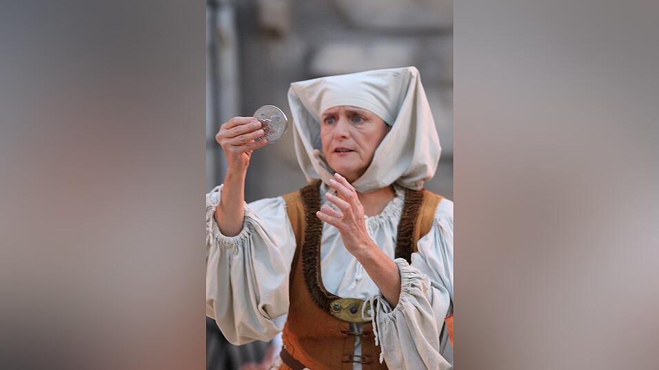 Eindr&uuml;cke von der Gruppe 'blau', die am Freitagabend die Drachenstich-Premiere gespielt hat.