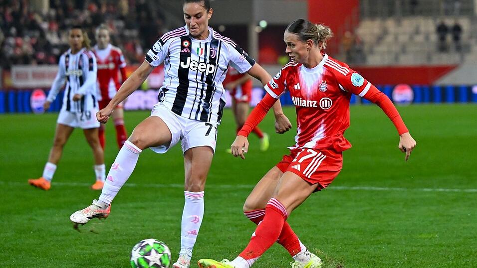 Bereitete das 1:0 vor: Bayerns Klara Bühl (r.). Bereitete das 1:0 vor: Bayerns Klara Bühl (r.).