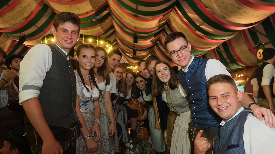 Die Partybilder vom Dienstag, 15. August 2023, aus dem Festzelt Weckmann.