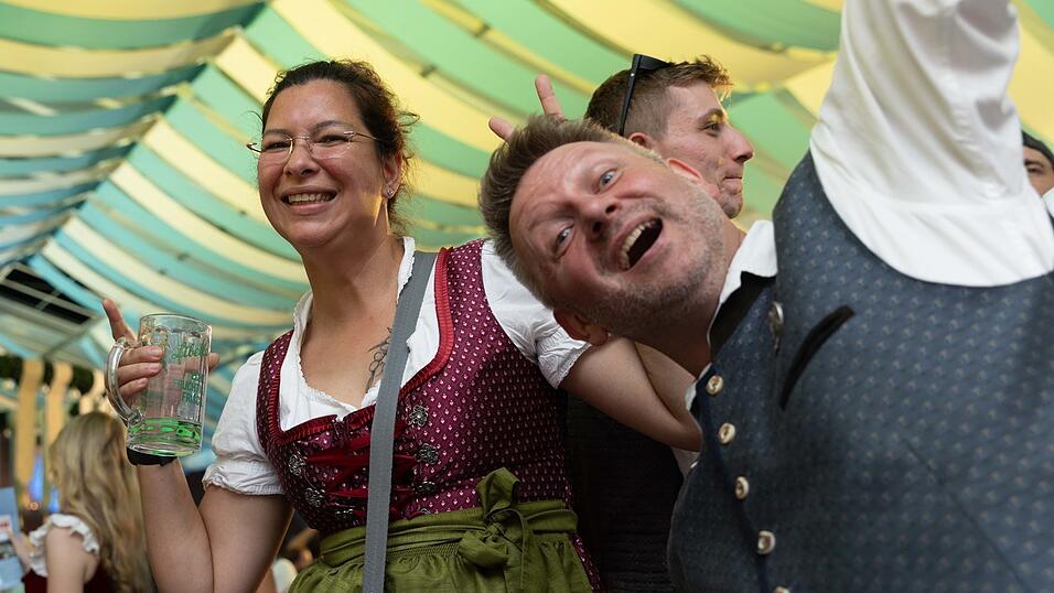 Die Partybilder vom Samstag, 8. August, aus dem Festzelt Wenisch. Die Partybilder vom Samstag, 8. August, aus dem Festzelt Wenisch.