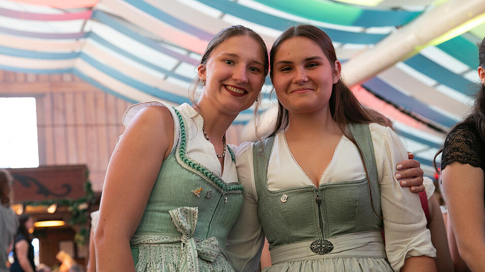 Die Partybilder vom Montag, 11. August, aus dem Festzelt Wenisch. Die Partybilder vom Montag, 11. August, aus dem Festzelt Wenisch.