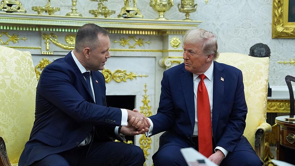 Trump und Nawrocki verstanden sich beim Treffen gut (Archivbild). Trump und Nawrocki verstanden sich beim Treffen gut (Archivbild).