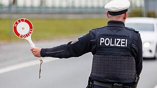Die Zahl unerlaubter Einreisen nach Bayern ist laut Bundespolizei im Jahr 2024 bislang rückläufig. (Archivbild)