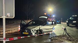 Die Flucht der M&auml;nner endete nach etwa 20 Kilometern in Wei&szlig;enburg, als das Auto der Verd&auml;chtigen mit einem anderen Wagen zusammenstie&szlig;. (Archivbild)