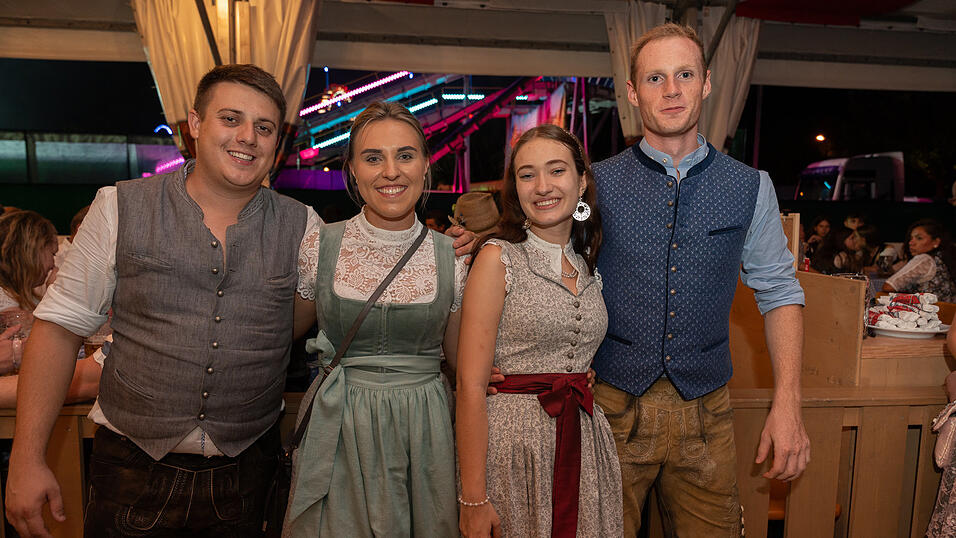 Die Partybilder vom Samstag, 19. August 2023, aus dem Festzelt Greindl. Die Partybilder vom Samstag, 19. August 2023, aus dem Festzelt Greindl.