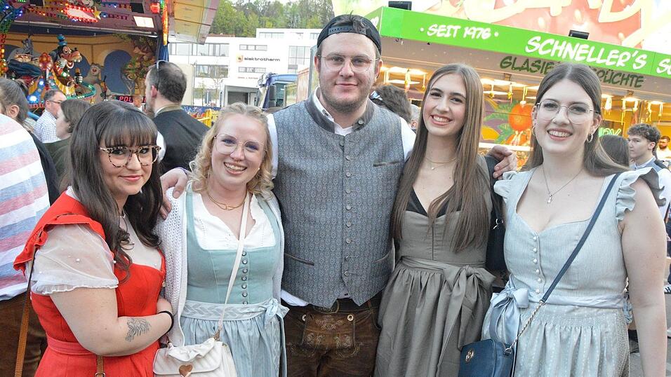 Auch am Samstag besuchten viele Landshuter die Dult.