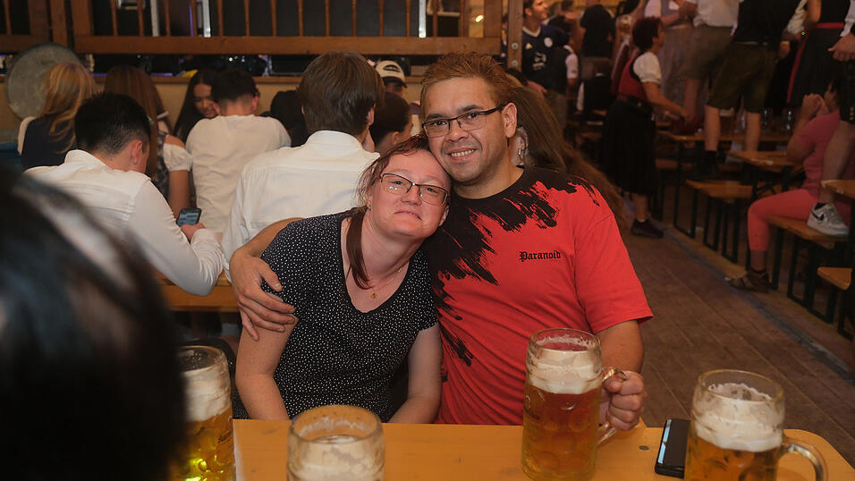 Die Partybilder vom Dienstag, 15. August 2023, aus dem Festzelt Nothaft. Die Partybilder vom Dienstag, 15. August 2023, aus dem Festzelt Nothaft.