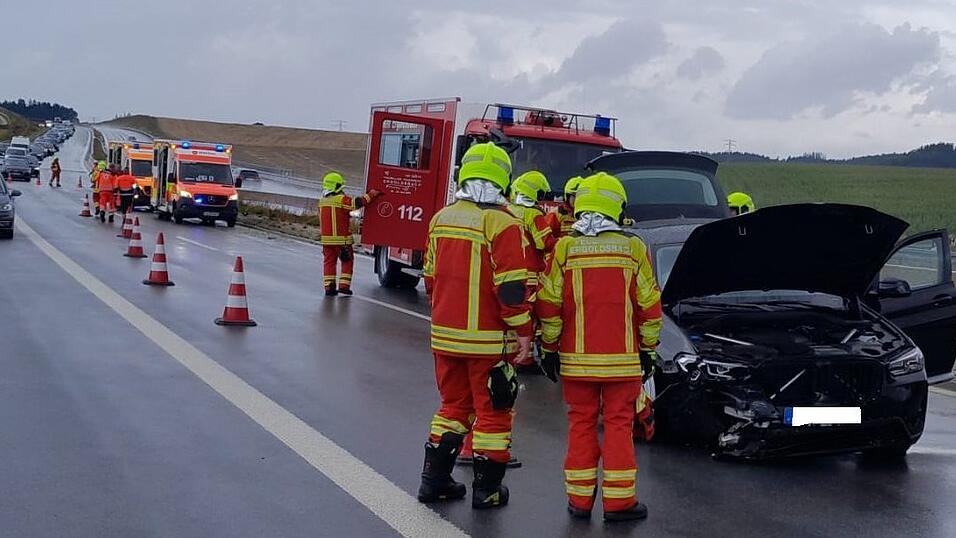 Nach dem ersten Unfall um 12.39 Uhr bildete sich ein R&uuml;ckstau.