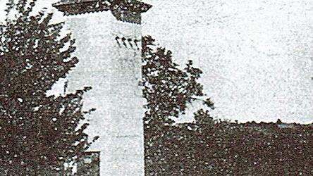 Das Adlkofener Umspannwerk. Dieses Foto und die Abbildung des Aufrufs zur Teilnahme stammen aus dem Buch von Ernst Schr&ouml;der &uuml;ber die Geschichte Adlkofens.