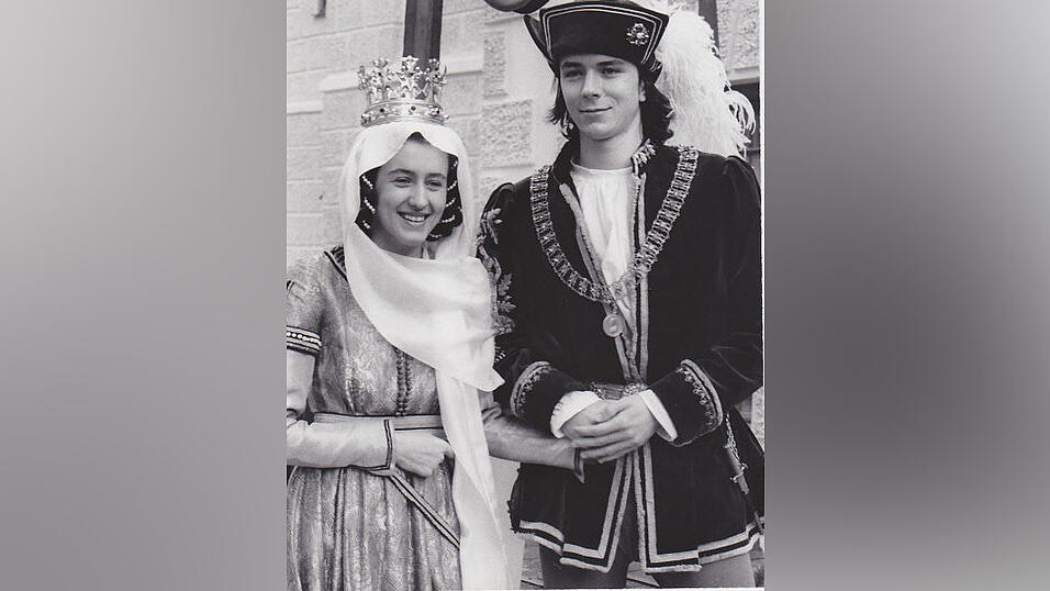 Das 40. Brautpaar der Landshuter Hochzeit wurde am Montag vorgestellt. Damit reiht es sich in eine Schar illustrer Paare ein. Eines von ihnen hat sogar geheiratet.