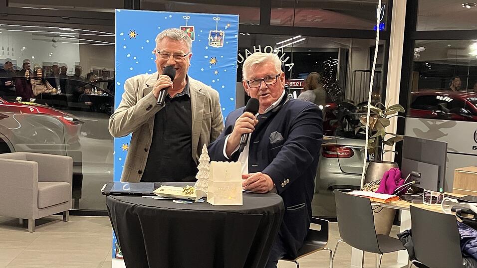 Moderator Ralph Fischer (links) führte durch den Abend und interviewte unter anderem Josef Stelzl. Moderator Ralph Fischer (links) führte durch den Abend und interviewte unter anderem Josef Stelzl.