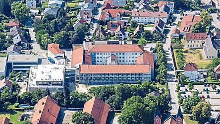 Am Samstag demonstrieren B&uuml;rger mit dem fr&uuml;heren CSU-Landrat Josef Eppeneder f&uuml;r den Erhalt des Krankenhauses Vilsbiburg.