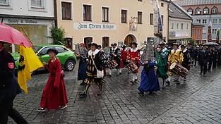 Der Spielmannszug begleitete den Kirchenzug.