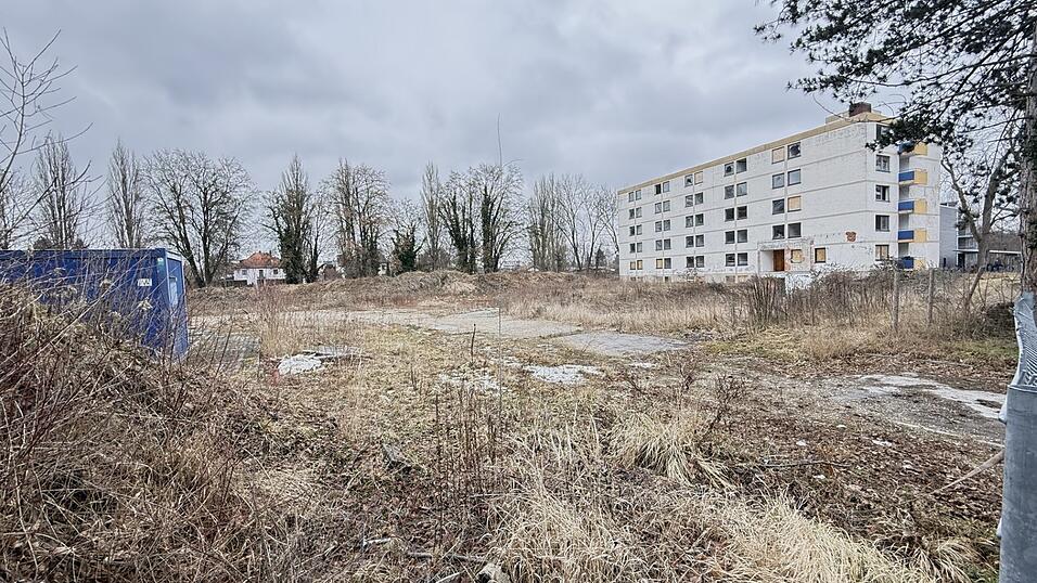 2019 wurde f&uuml;r das Areal des alten Jugendwohnheims an der Marienburger Stra&szlig;e ein Bebauungsplan verabschiedet, der 98 Wohnungen vorsah. Nun soll die Wohnbebauung um ein soziales Zentrum erg&auml;nzt werden.