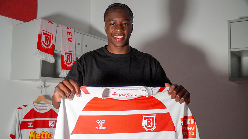 Mansour Ouro-Tagba möchte sich beim SSV Jahn Regensburg spielerisch in der 2. Bundesliga weiterentwickeln. Mansour Ouro-Tagba möchte sich beim SSV Jahn Regensburg spielerisch in der 2. Bundesliga weiterentwickeln.