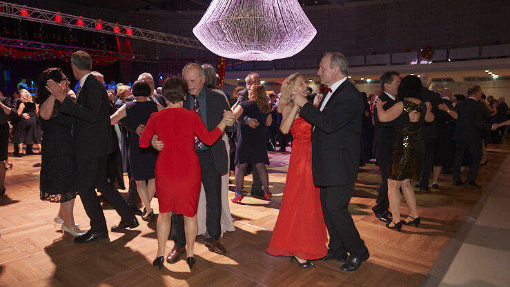 Mit dem SPD-Ball wurde am Samstag die Ballsaison in Straubing eröffnet. Mit dem SPD-Ball wurde am Samstag die Ballsaison in Straubing eröffnet.