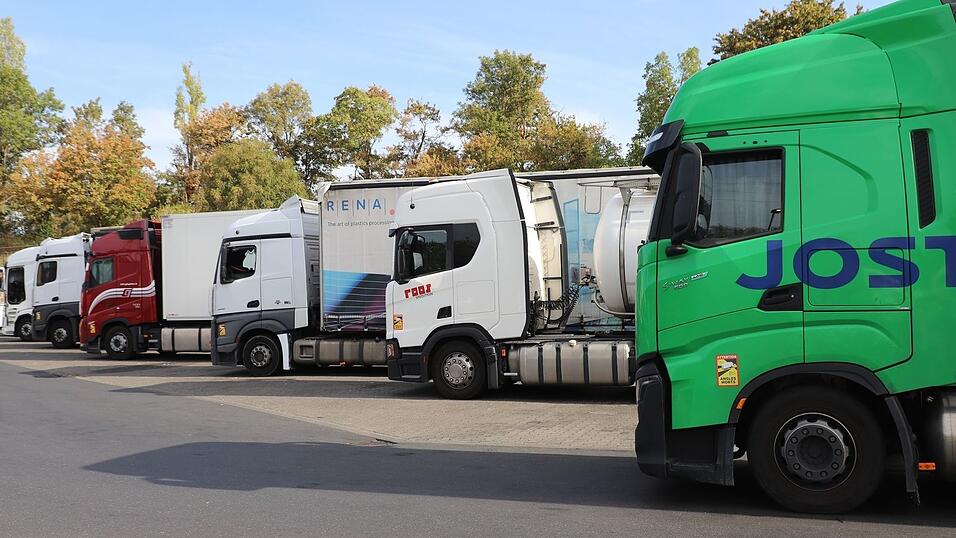 Die Ausnahmeregelung ist eine Konsequenz aus dem Spitzentreffen zwischen Bundesverkehrsminister Steffen Bilger (CDU), Verbänden und Unternehmen. Die Ausnahmeregelung ist eine Konsequenz aus dem Spitzentreffen zwischen Bundesverkehrsminister Steffen Bilger (CDU), Verbänden und Unternehmen.