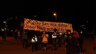 An der Kundgebung und am Protestzug beteiligten sich laut Polizei bis zu 1.900 Menschen.