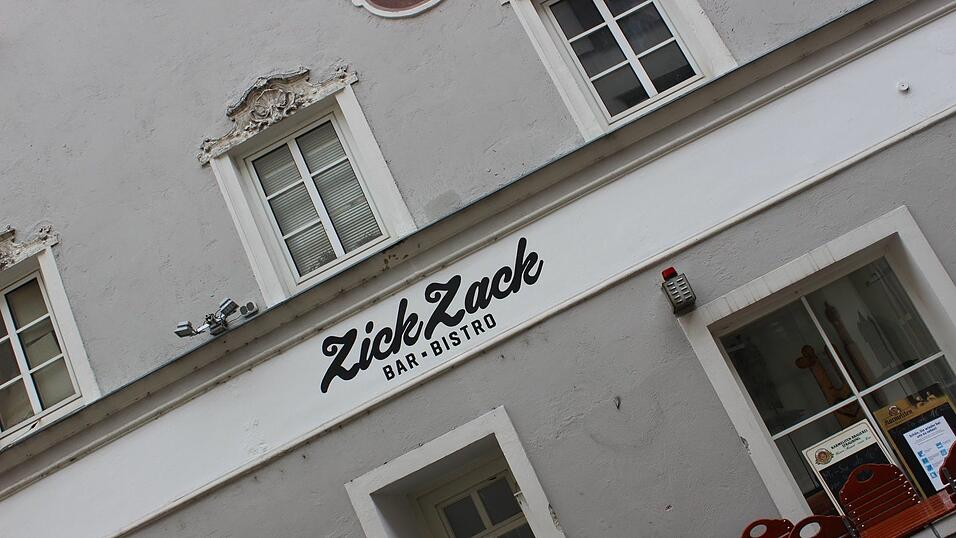 Die Kneipe 'ZickZack' zieht Ende Juli ins Schützenhaus.
