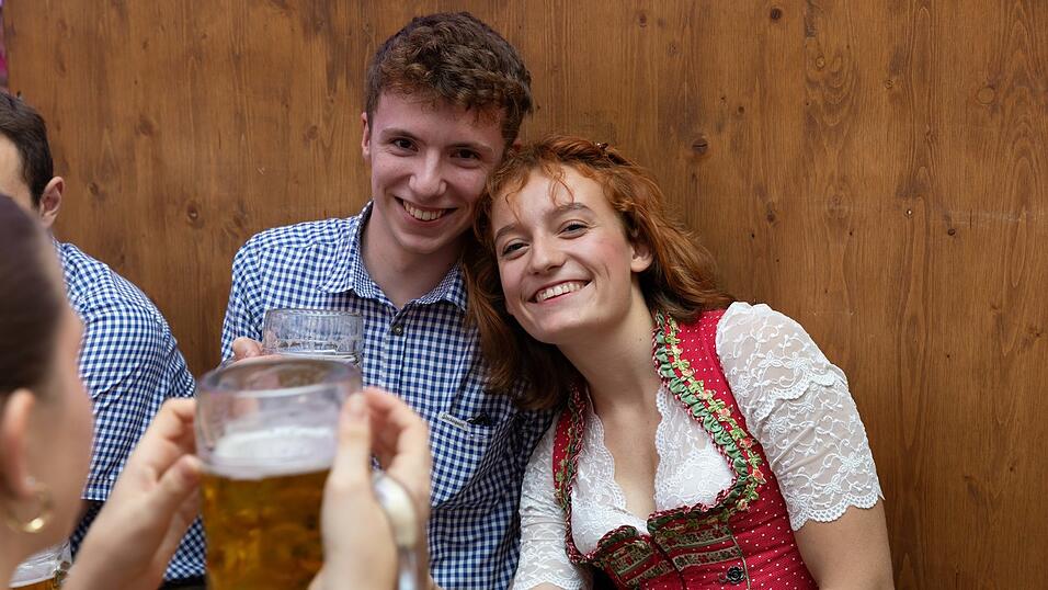 Die Partybilder vom Dienstag, 11. August, aus dem Festzelt Wenisch. Die Partybilder vom Dienstag, 11. August, aus dem Festzelt Wenisch.
