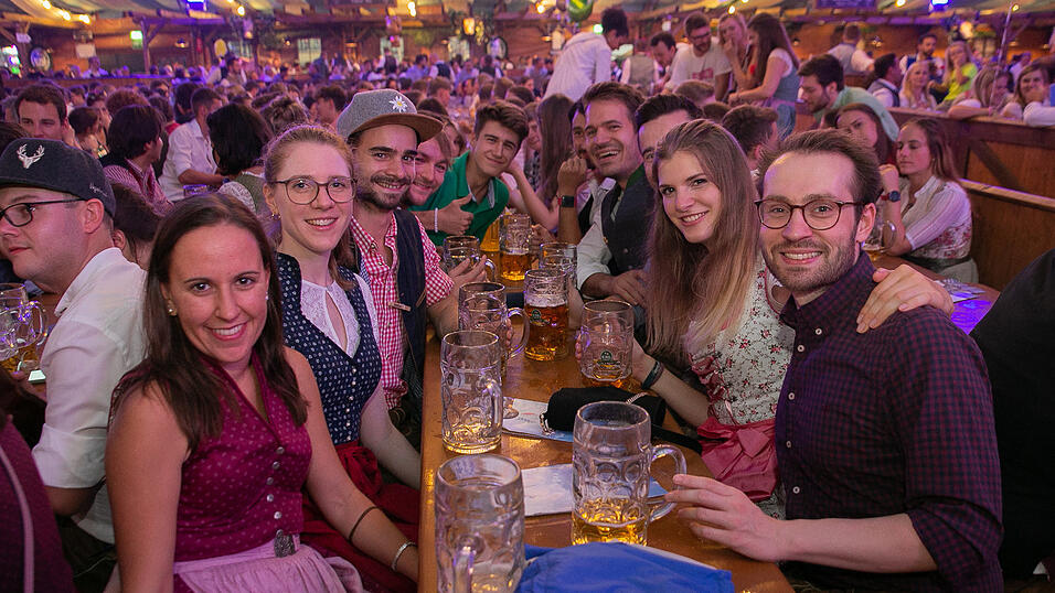 Die Partybilder von Freitag, 19. August 2022, aus dem Festzelt Wenisch.