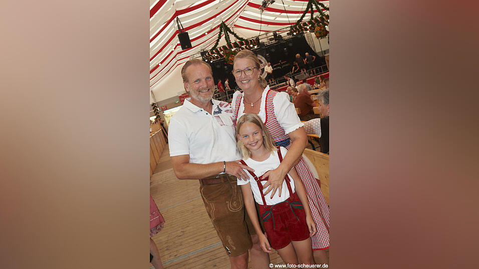 Die Partybilder vom Mittwoch, 14. August 2024, aus dem Festzelt Lechner. Die Partybilder vom Mittwoch, 14. August 2024, aus dem Festzelt Lechner.