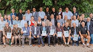 Die im Rahmen der Jubiläumsfeier für 50 Jahre Vereinszugehörigkeit geehrten Mitglieder.
