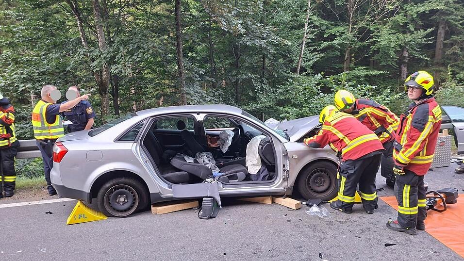 Bei der Feuerwehr kam die Rettungsschere zum Einsatz.