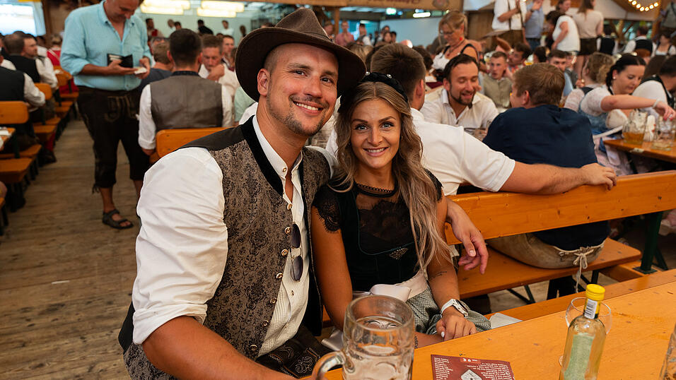 Die Partybilder vom Freitag, 18. August 2023, aus dem Festzelt Nothaft. Die Partybilder vom Freitag, 18. August 2023, aus dem Festzelt Nothaft.