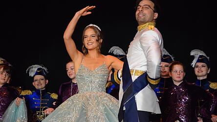 Das Prinzenpaar zeigte einen sch&ouml;nen Walzer.