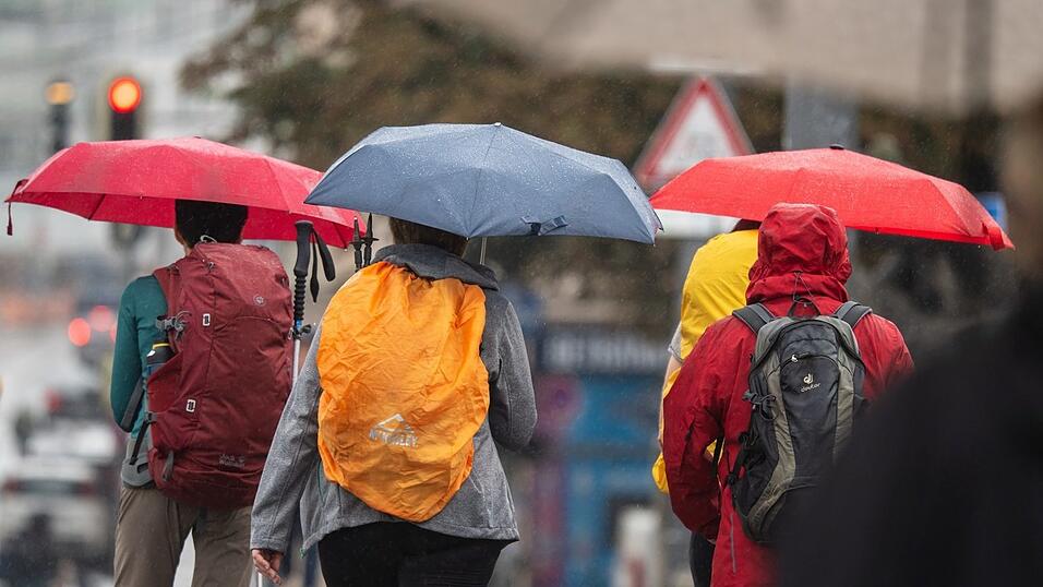 Der Deutsche Wetterdienst hat seine Unwetterwarnung für Bayern mittlerweile aufgehoben. Der Deutsche Wetterdienst hat seine Unwetterwarnung für Bayern mittlerweile aufgehoben.