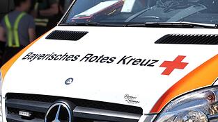 Nahe Ruhstorf ereignete sich ein Unfall mit drei Verletzten (Symbolbild).