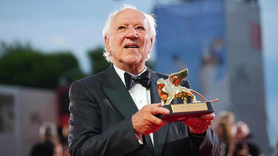 Werner Herzog wurde vergangenes Jahr mit dem Goldenen Löwen für sein Lebenswerk ausgezeichnet. (Archivbild) Werner Herzog wurde vergangenes Jahr mit dem Goldenen Löwen für sein Lebenswerk ausgezeichnet. (Archivbild)