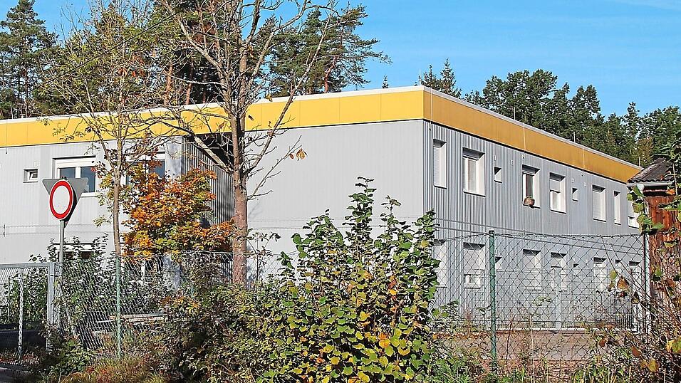 Die Regierung der Oberpfalz betreibt in Roding bereits eine Containerunterkunft f&uuml;r Asylbewerber. Direkt daneben kommt nun eine dezentrale Unterkunft im Management des Landkreises Cham.