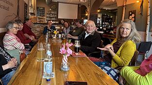 Beim Mehrgenerationencaf&eacute; kam man mit Heimatforscher Nik S&ouml;ltl ins Gespr&auml;ch.