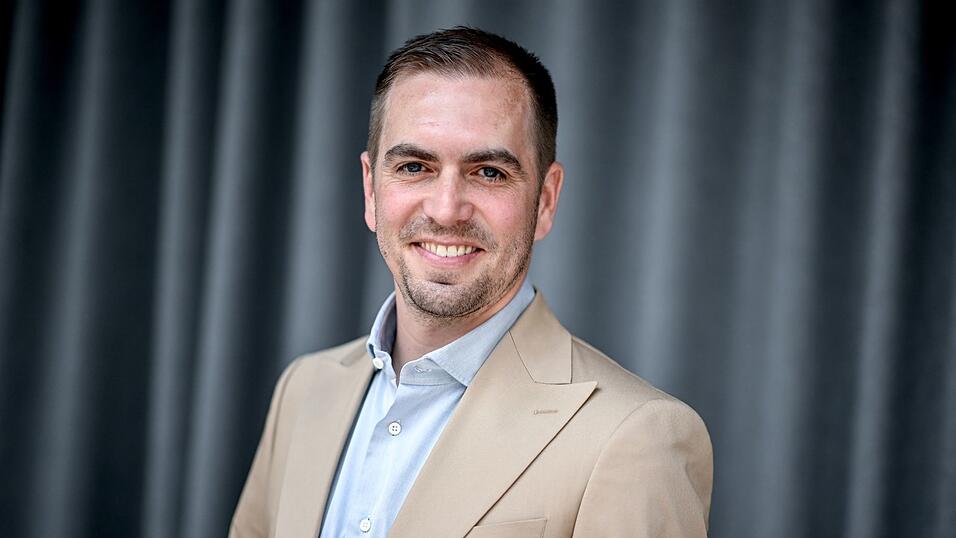 Philipp Lahm sei eine der prägendsten Persönlichkeiten des deutschen Fußballs, begründete das Bundespräsidialamt. (Archivbild)