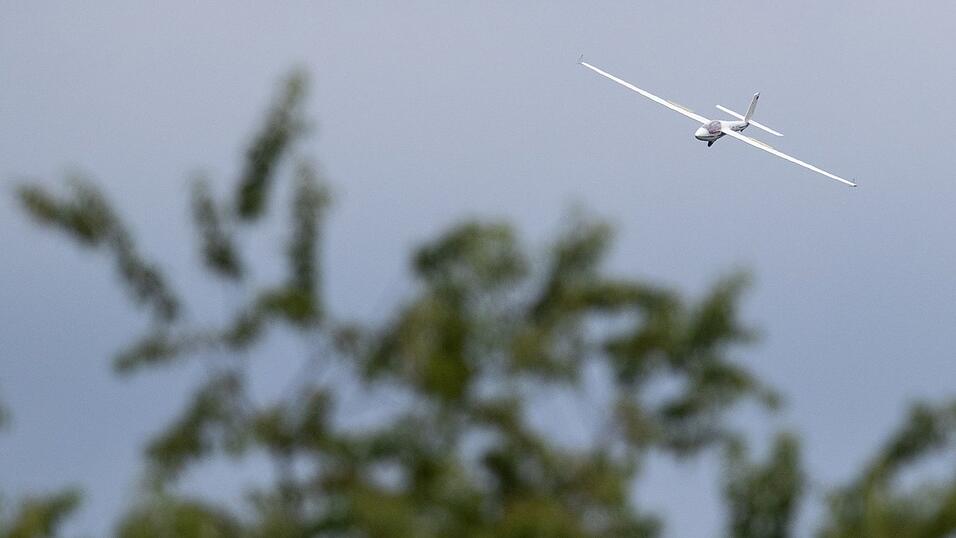 Das Flugzeug st&uuml;rzte nahe der bayerischen Grenze ab. (Symbolbild)