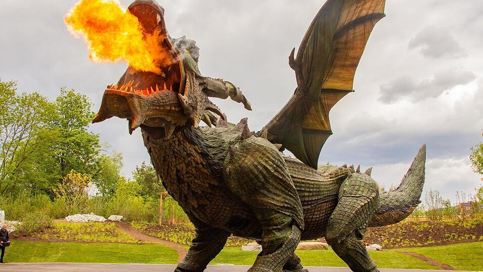 Feuer frei! Was dem Schreiner ein Gr&auml;uel ist, macht der Drachenmannschaft Spa&szlig; - die Staubexplosion mit ihrem Feuerball ist einer der H&ouml;hepunkte der neuen bewegten Drachenf&uuml;hrung.