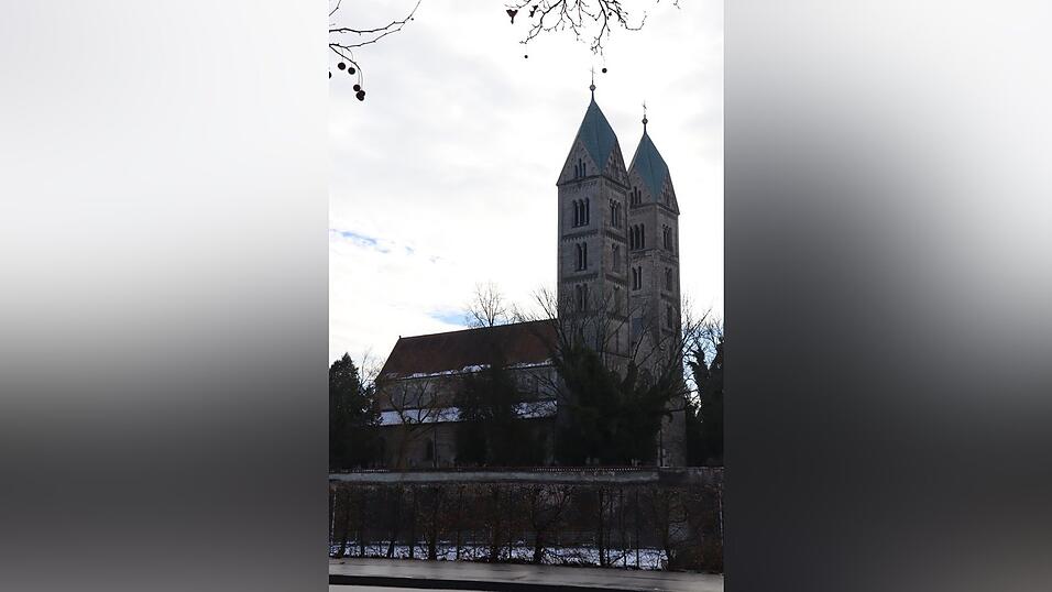 Gehört zur neuen Pfarrei-Gemeinschaft St. Elisabeth/St. Peter: St. Peter. Gehört zur neuen Pfarrei-Gemeinschaft St. Elisabeth/St. Peter: St. Peter.
