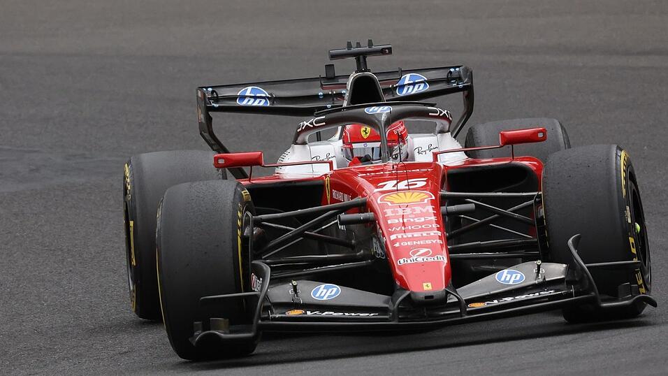 Charles Leclerc hatte bei einem Boxenstopp Glück. Charles Leclerc hatte bei einem Boxenstopp Glück.