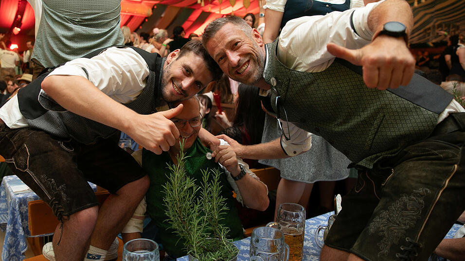 Die Partybilder vom Samstag, 9. August, aus dem Festzelt Wenisch. Die Partybilder vom Samstag, 9. August, aus dem Festzelt Wenisch.