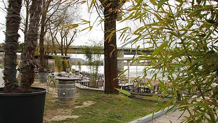 Alles ist bereit f&uuml;r entspannte Abende an der Deggendorfer Strandbar.