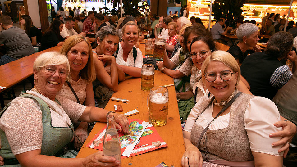 Die Partybilder vom Mittwoch, 13. August, aus dem Festzelt Greindl. Die Partybilder vom Mittwoch, 13. August, aus dem Festzelt Greindl.