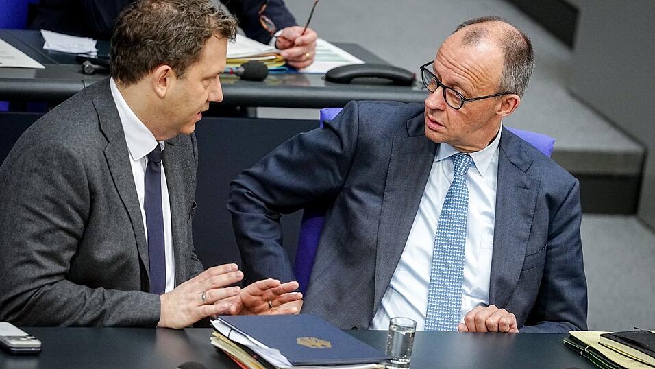 Kanzler Friedrich Merz (CDU) und sein Vize Lars Klingbeil (SPD) m&uuml;ssen sich f&uuml;r Reformen zusammenraufen - und auch ihre Fraktionen dazu bringen, zuzustimmen.