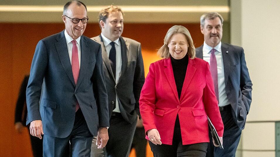 Die Spitzen der Koalition haben bis in die Nacht in der Berliner Villa Borsig &uuml;ber die Energiepreiskrise und anstehende Reformprojekte beraten.