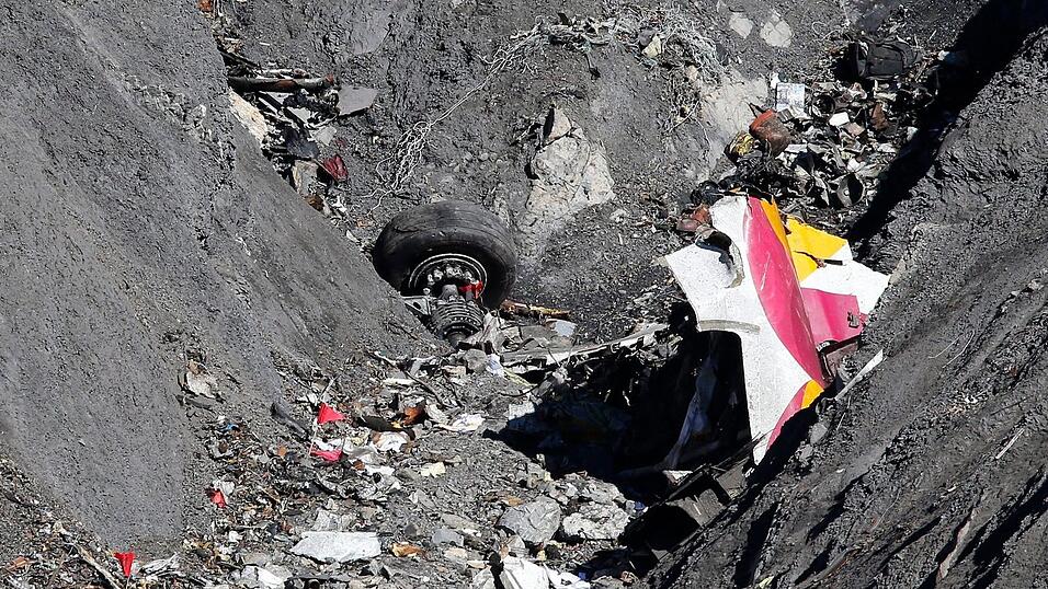 Am 24. März 2015 war eine Germanwings-Maschine auf dem Weg von Barcelona nach Düsseldorf abgestürzt. (Archivbild) Am 24. März 2015 war eine Germanwings-Maschine auf dem Weg von Barcelona nach Düsseldorf abgestürzt. (Archivbild)