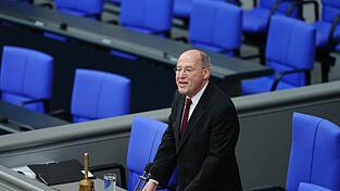 Alterspräsident Gregor Gysi (Die Linke) eröffnete die konstituierende Sitzung des neuen Bundestags.