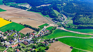 Blick aus der Luft auf einen Teil des Taxauer Forstes bei Weihenstephan.